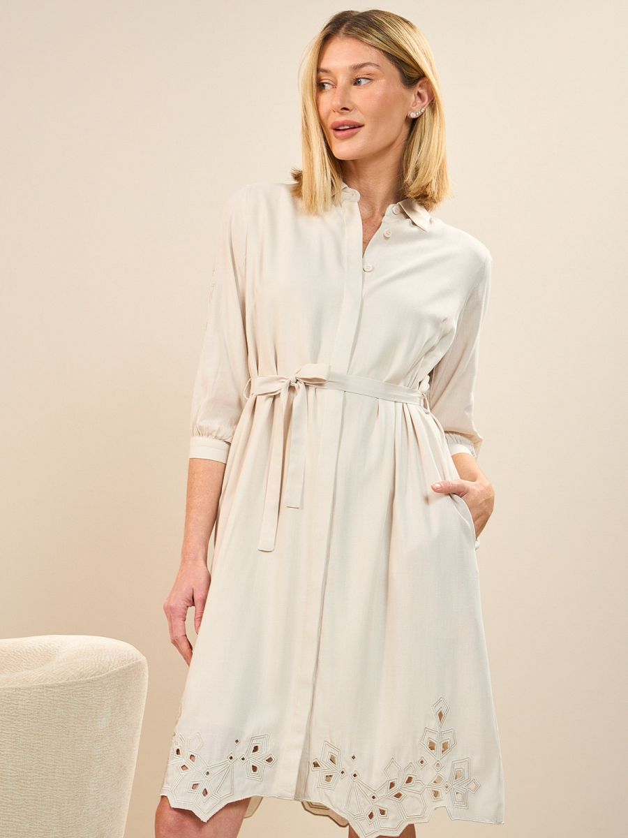 שמלת כפתורים רקומה