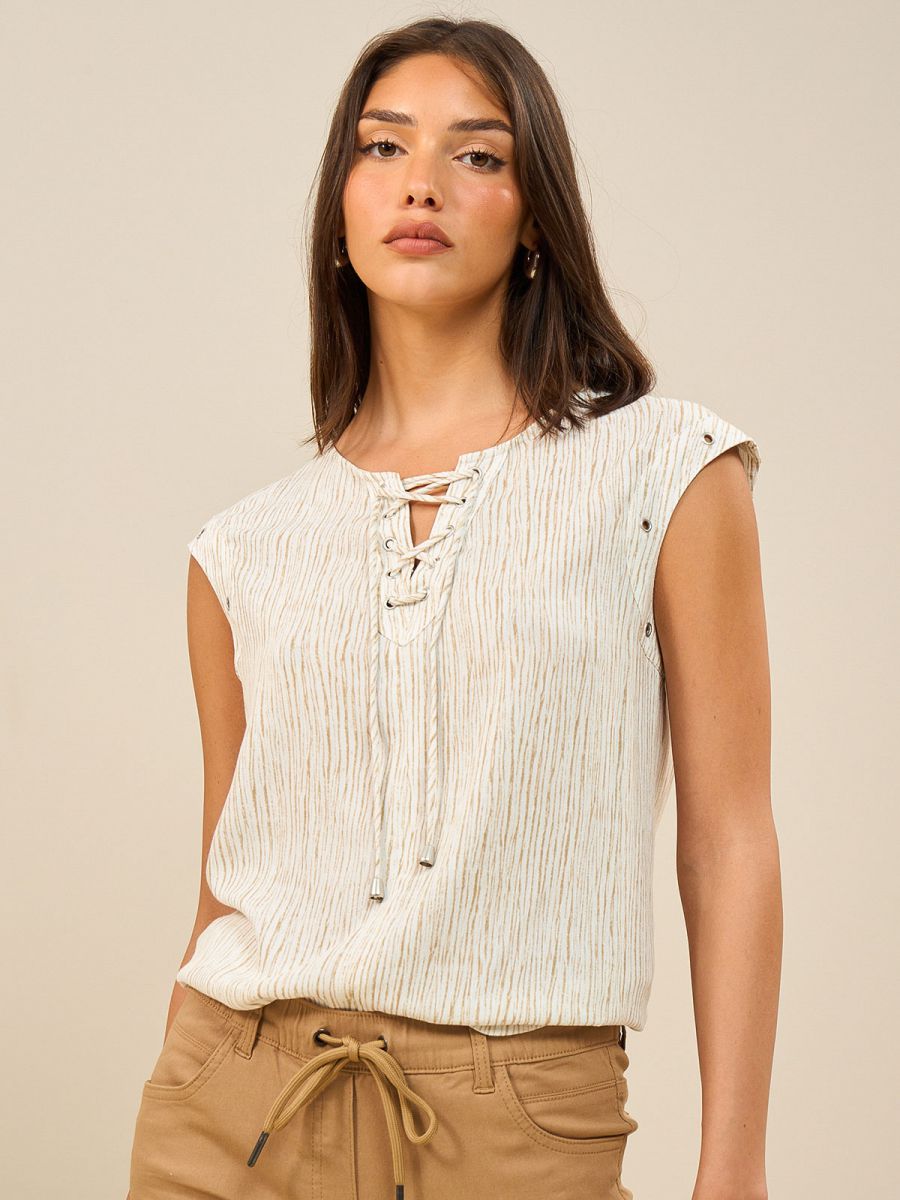 חולצת ”פסים” דקים