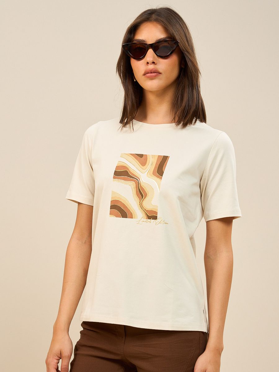 חולצת טי עם דפוס