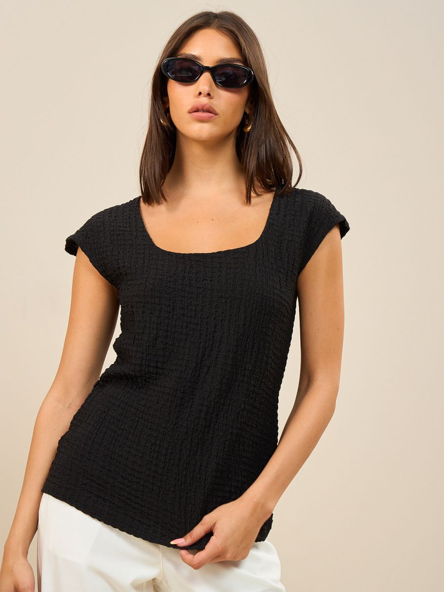 גופיה מחשוף מרובע