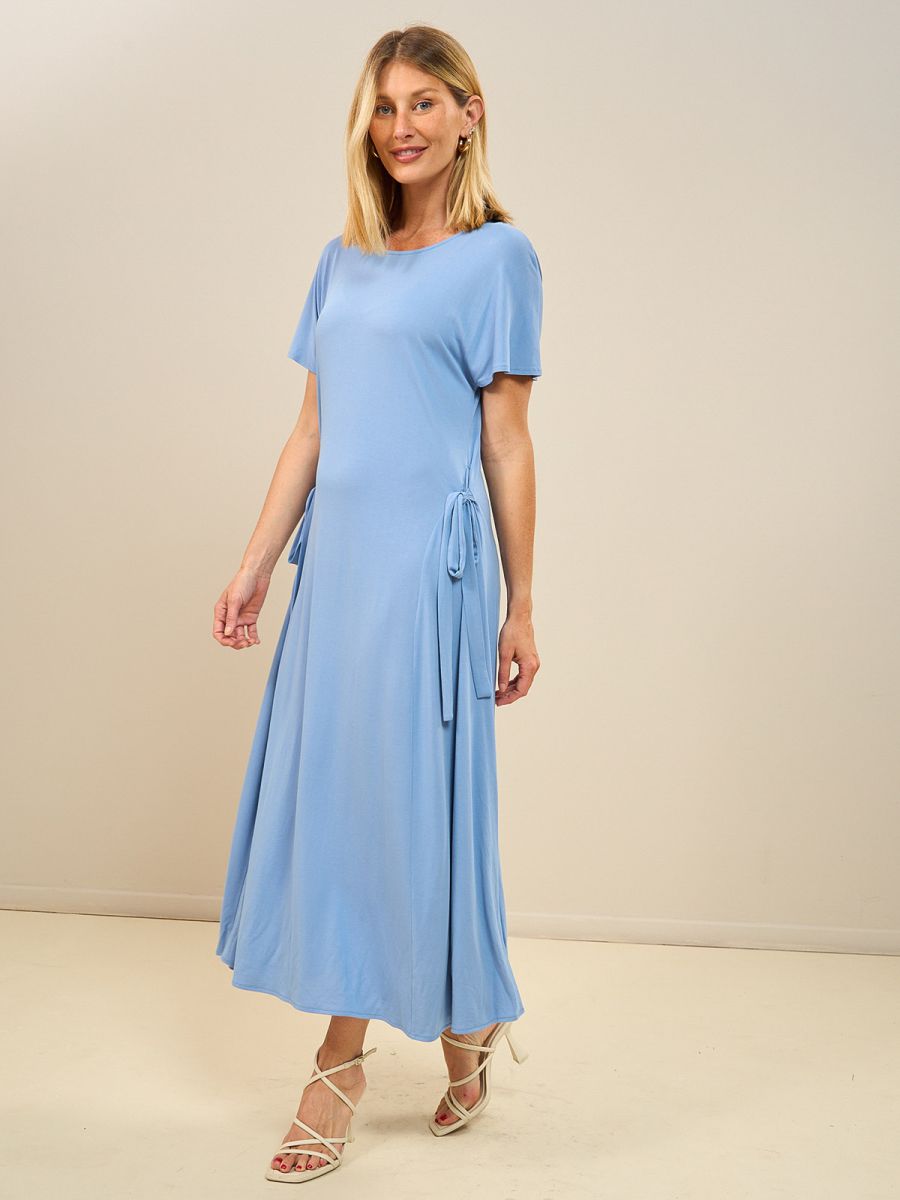 שמלת מתרחבת עם קשירה