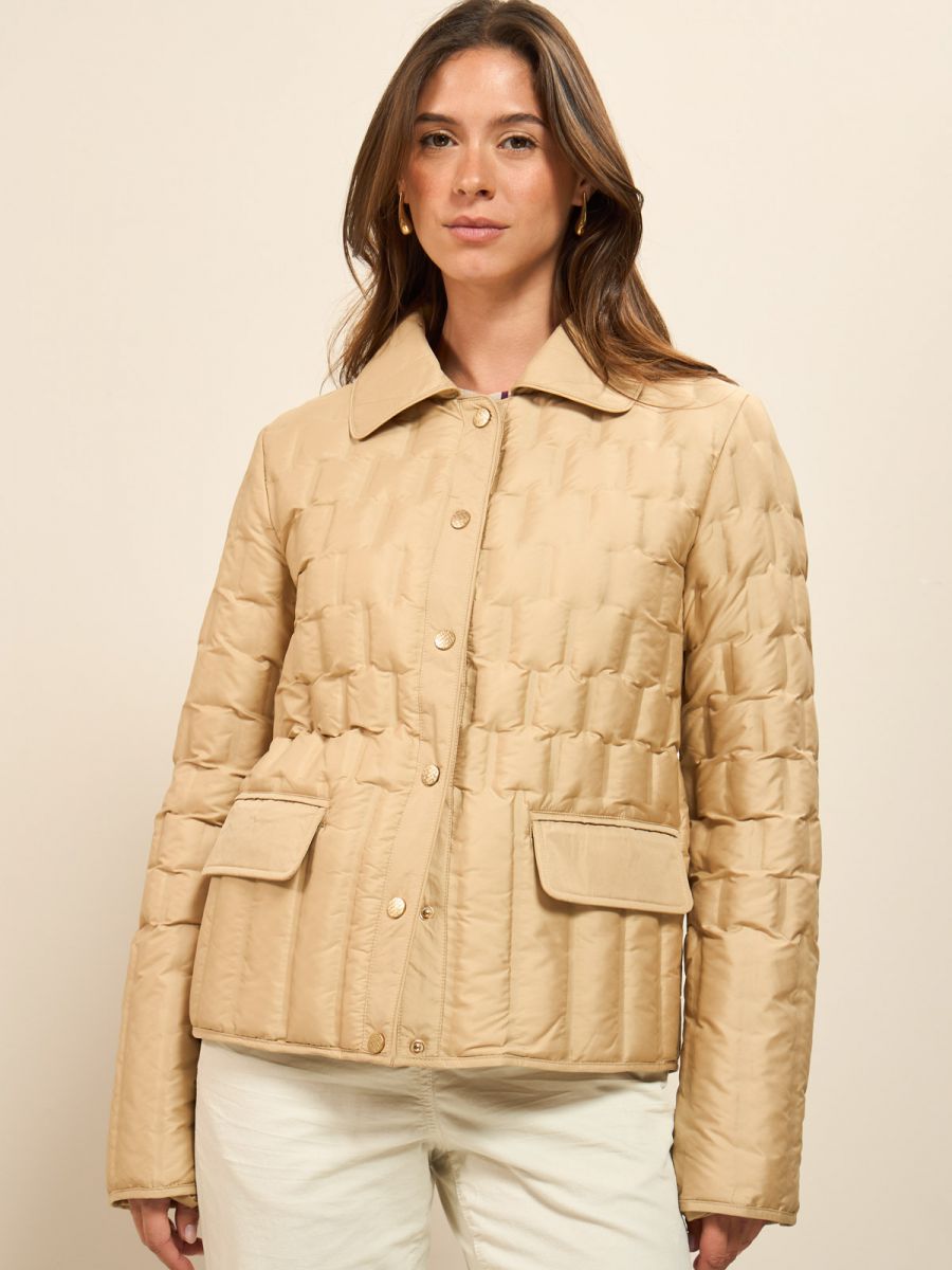 מעיל קצר נפוח