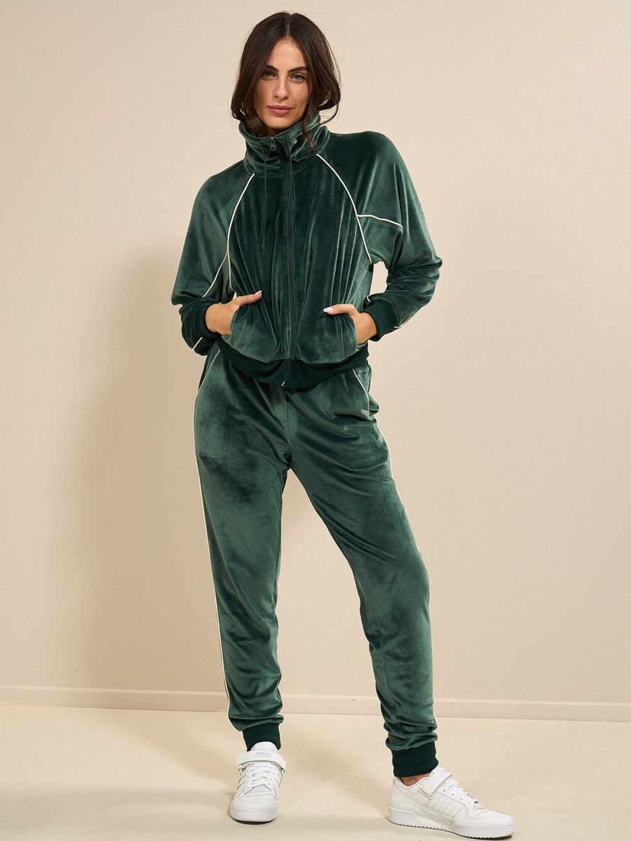 חליפה שהיא חובה