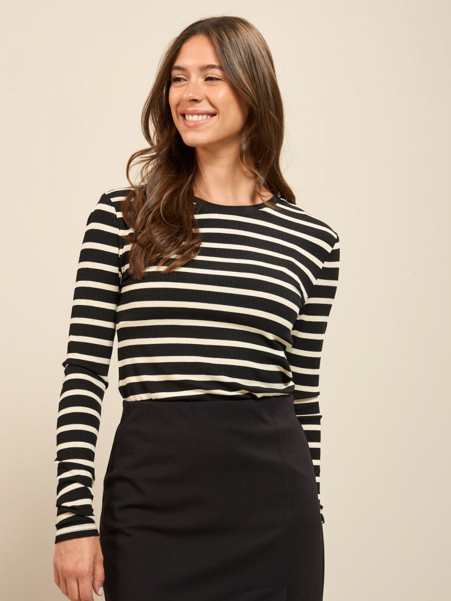 חולצת טי פסים