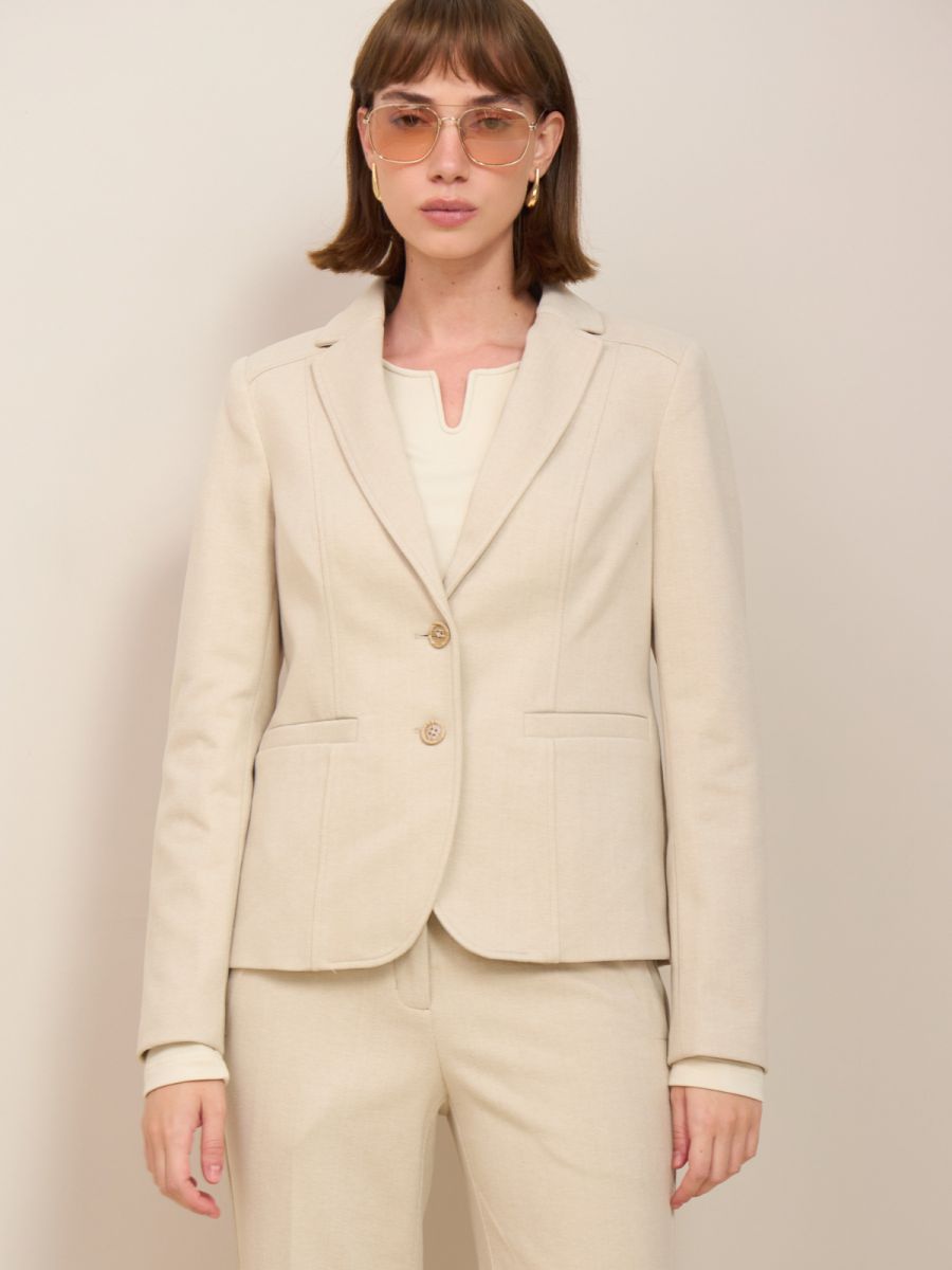 ז’קט מחוייט