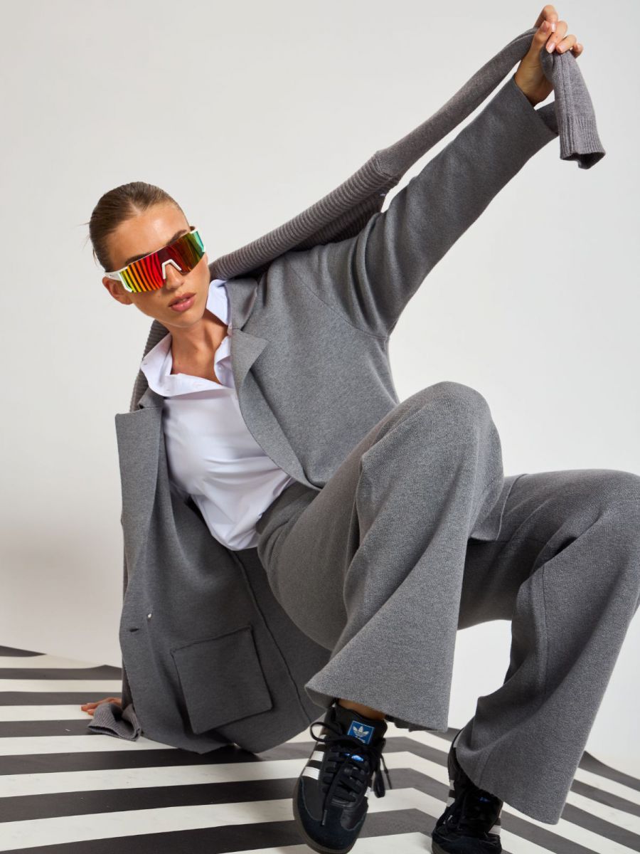 עליונית מחוייטת סריג