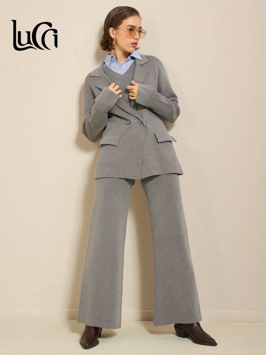 עליונית מחוייטת סריג