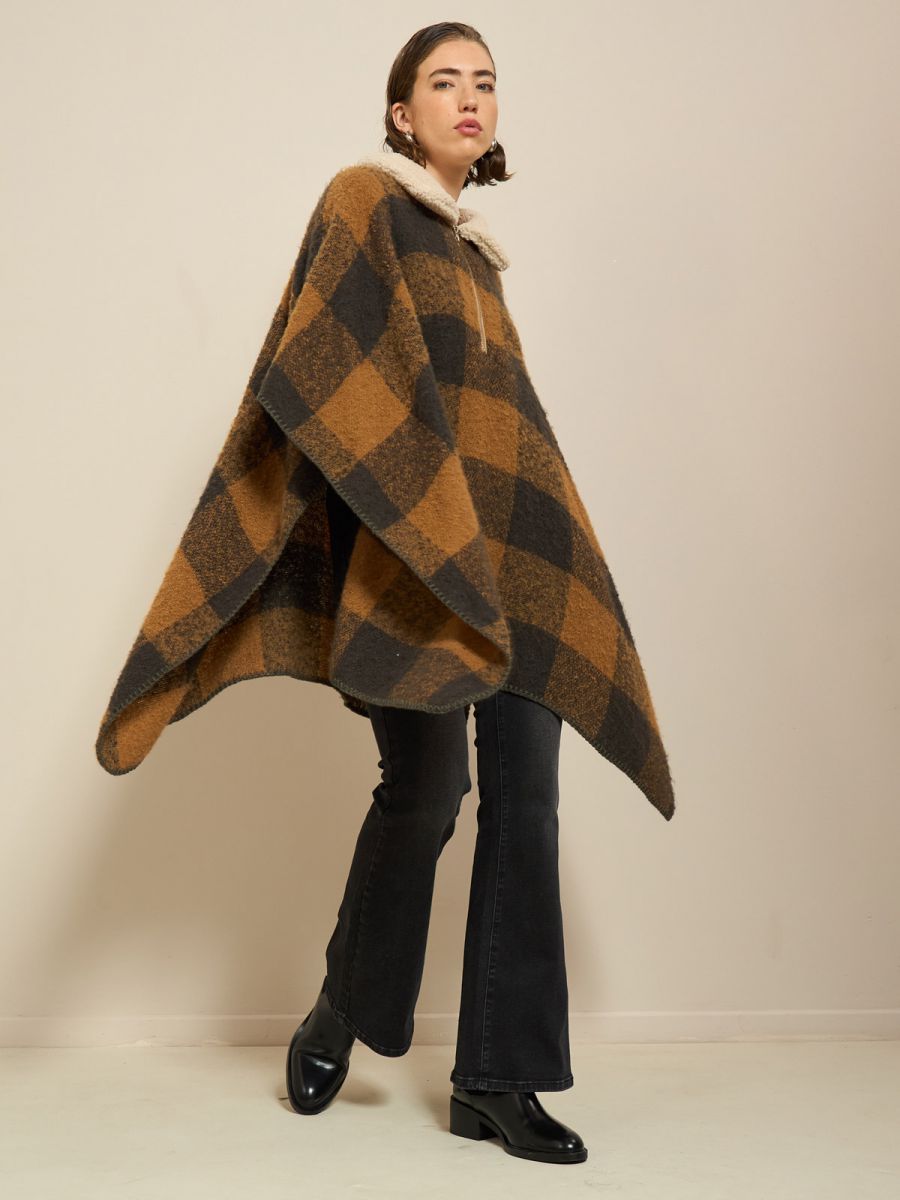 פונצ’ו צווארון כבשה