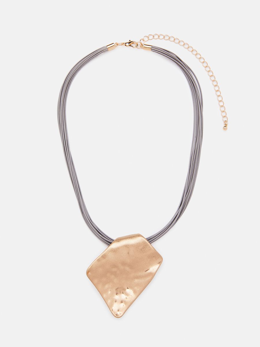 שרשרת תליון זהב נשפך