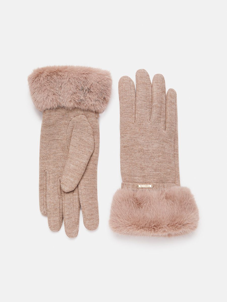 כפפות סרוגות ופרווה