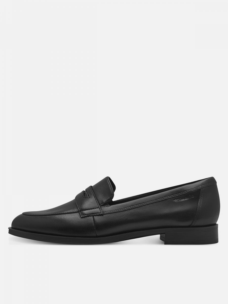 מוקסינים אלגנטיים מעור שחור עם עיטור קלאסי. תמריס TAMARIS.