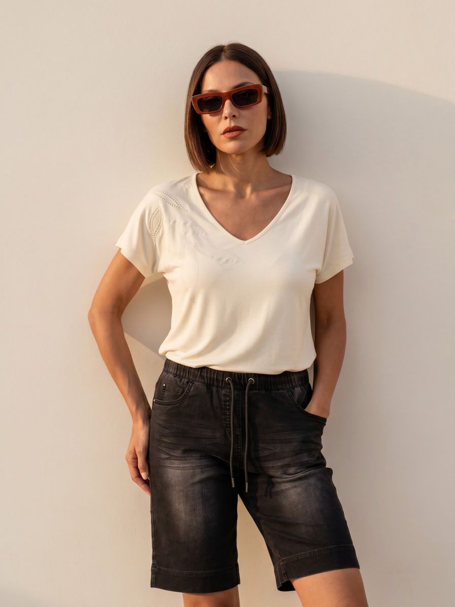 פרומו טישרט עם ריקמת עלה