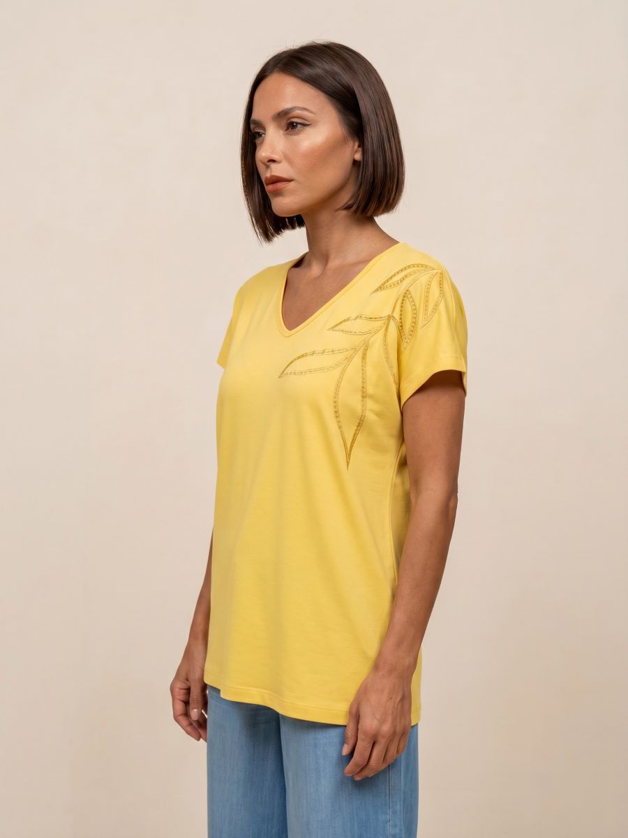 פרומו טישרט עם ריקמת עלה