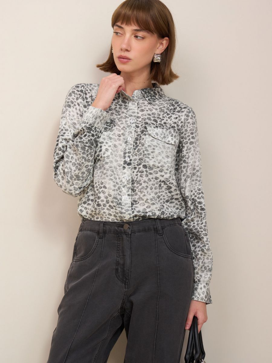 חולצה מודפסת מנומרת