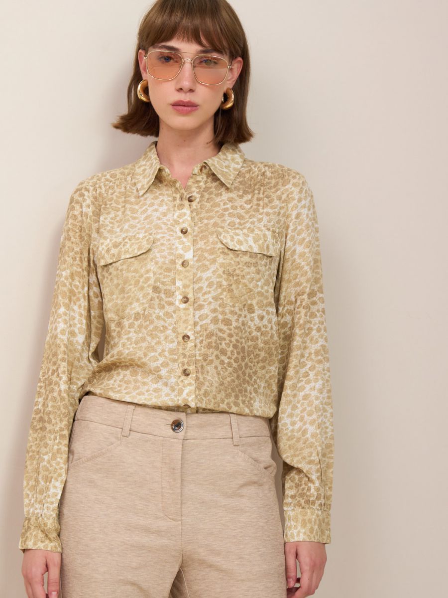 חולצה מודפסת מנומרת