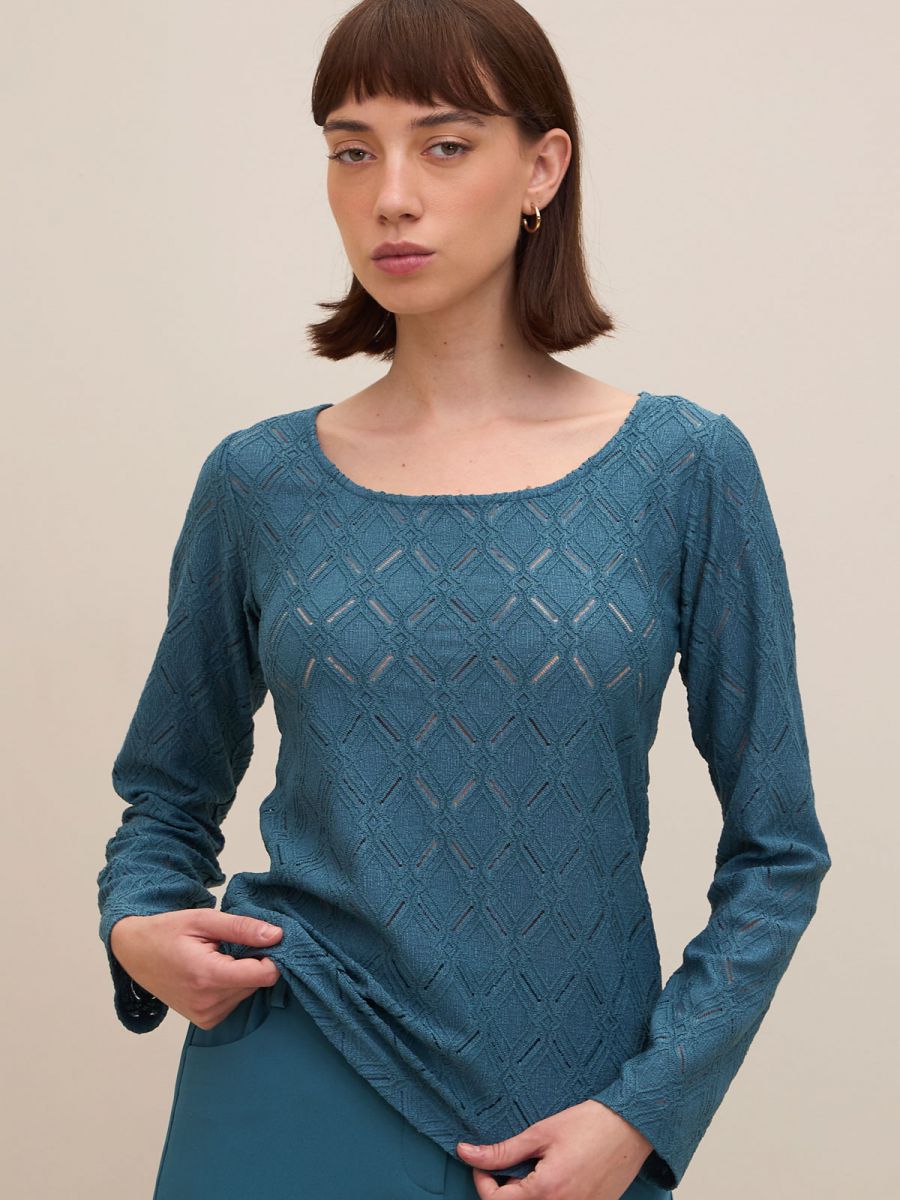 טי שרט תחרה מחשוף מכובע