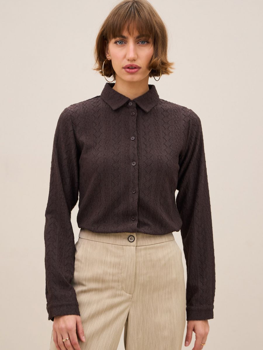 חולצת תחרה מכופתרת