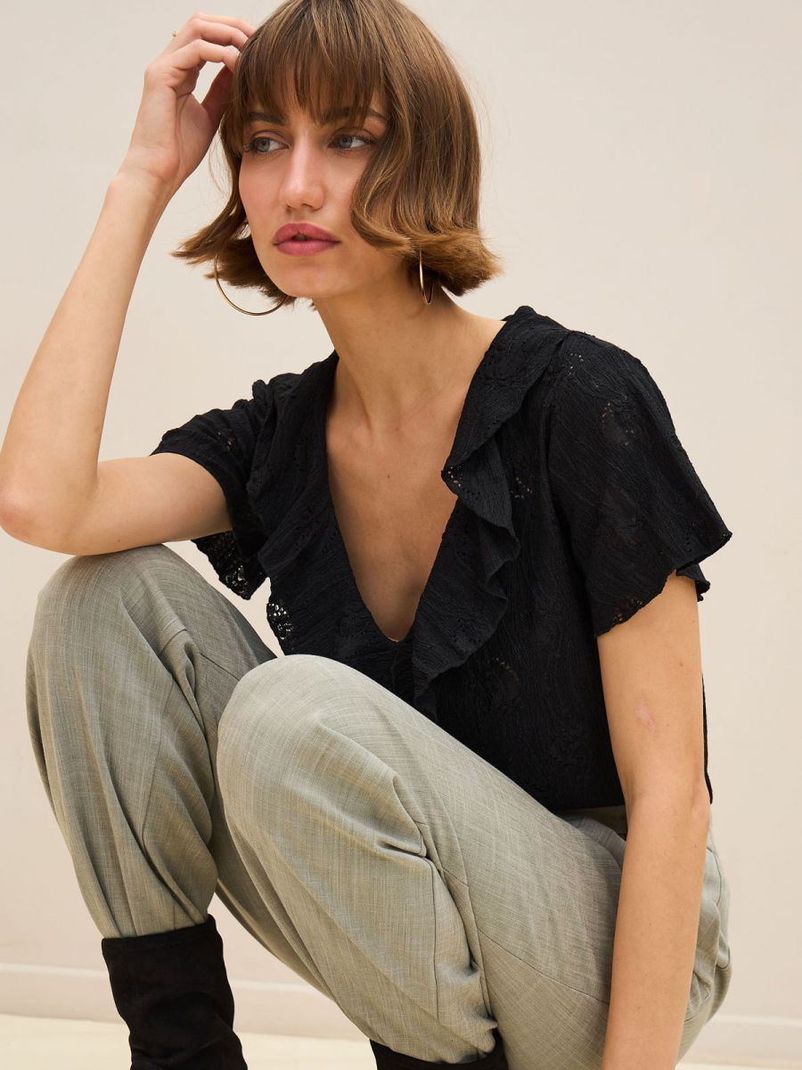 טי שרט תחרה וולנים