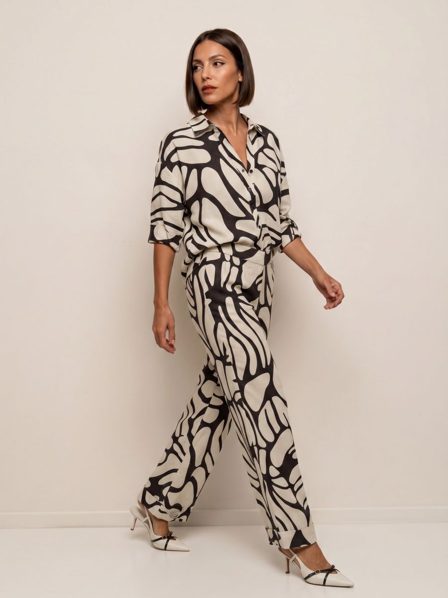 מכנסיים מודפסים