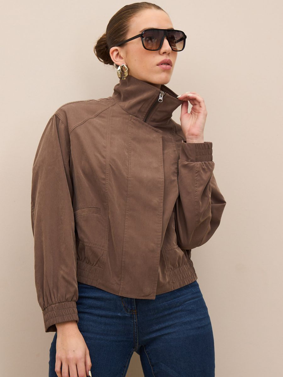 עליונית עם צוורון וLBC