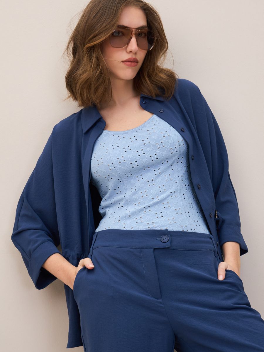 גופייה לייקרה רקמה מחוררת