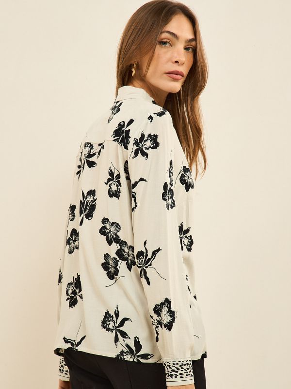 חולצה מודפסת פרחים