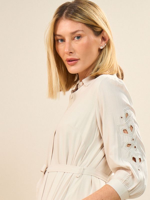 שמלת כפתורים רקומה