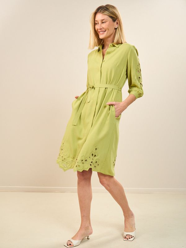 שמלת כפתורים רקומה