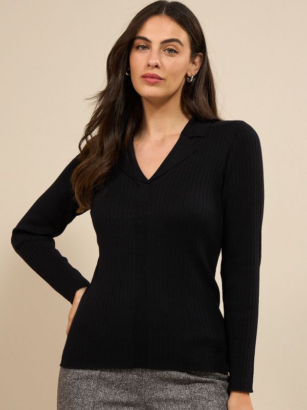 סריג פרומו עם וצוארון