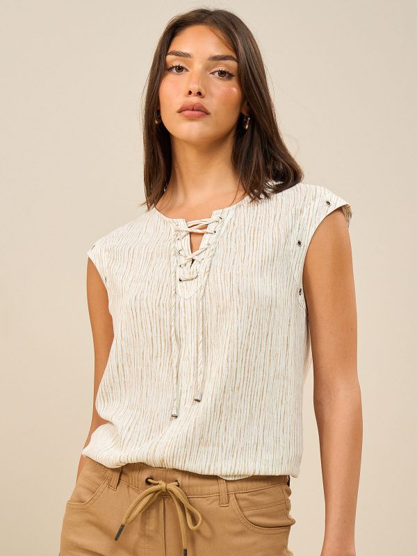 חולצת ”פסים” דקים