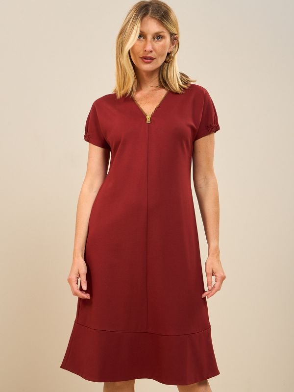 שמלה קצרה עם מחשוף וי