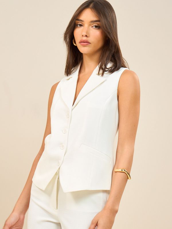 ווסט  עם צווארון