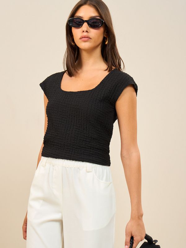 גופיה מחשוף מרובע