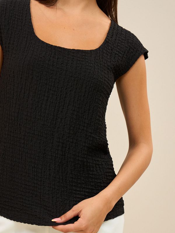 גופיה מחשוף מרובע