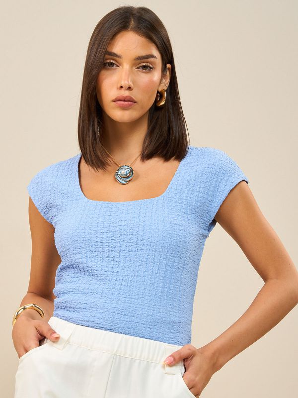 גופיה מחשוף מרובע