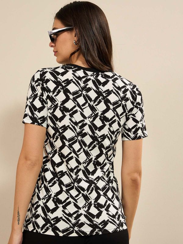 חולצת טי מודפסת