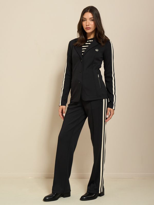 מכנסיים ספורטיבים