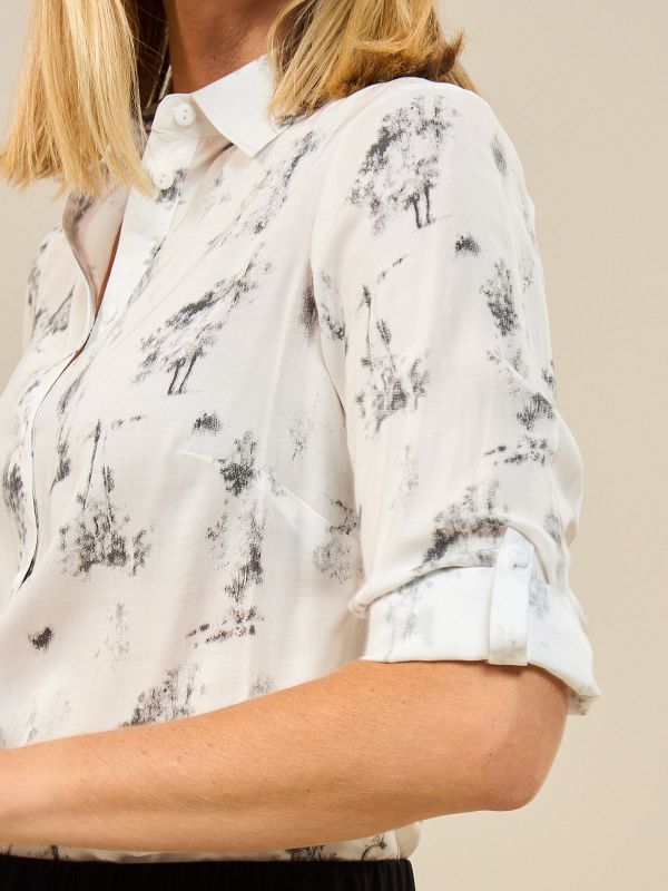 חולצת מכופתרת מודפסת