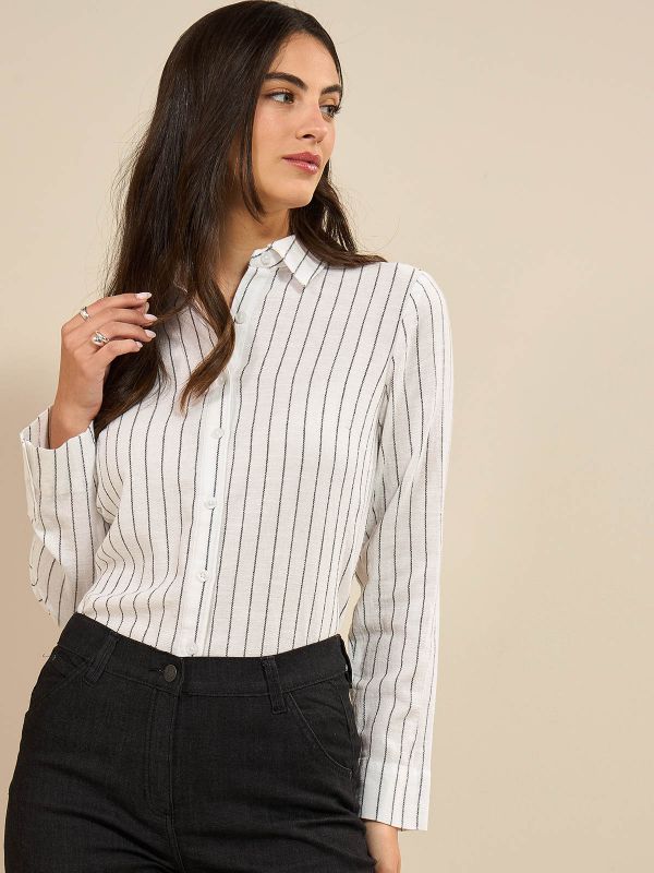 חולצת פסים מכופתרת