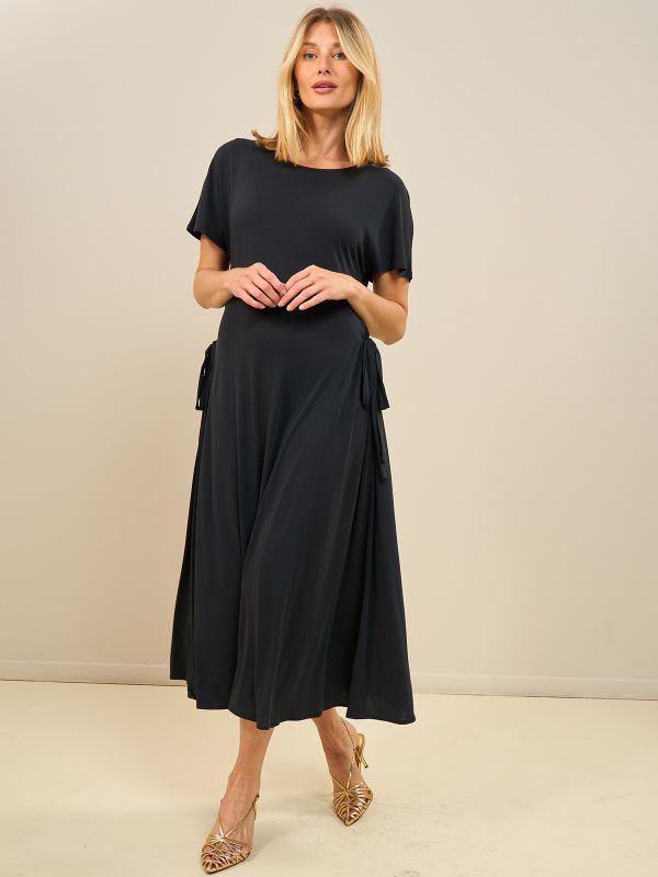 שמלת מתרחבת עם קשירה