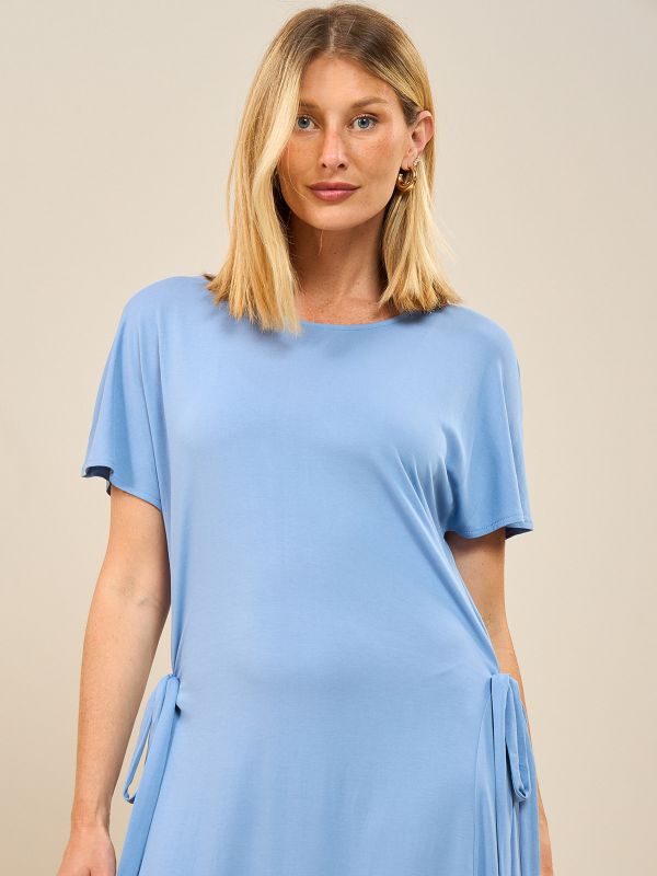 שמלת מתרחבת עם קשירה