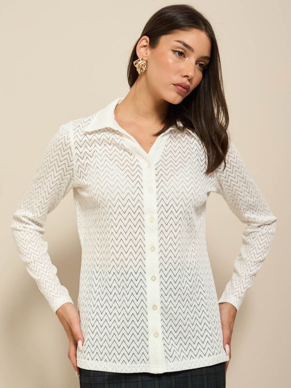 חולצת תחרה מכופתרת