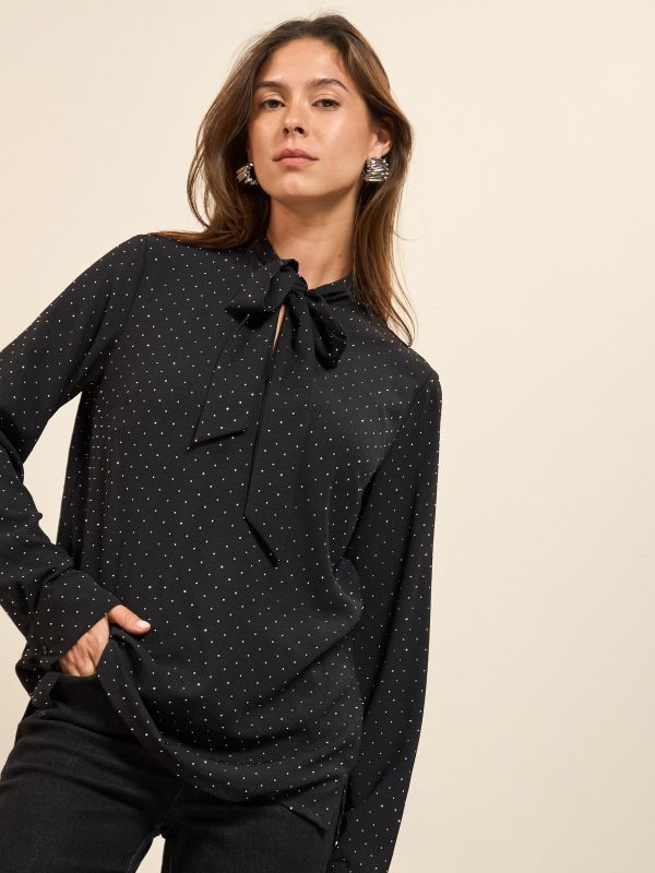 חולצת אלגנטית ניט ועניב