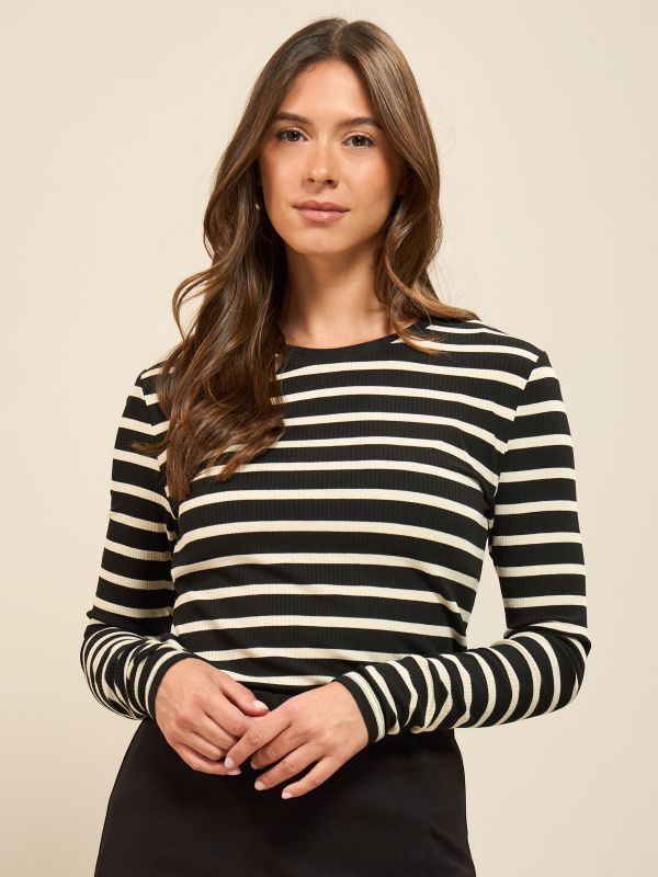 חולצת טי פסים