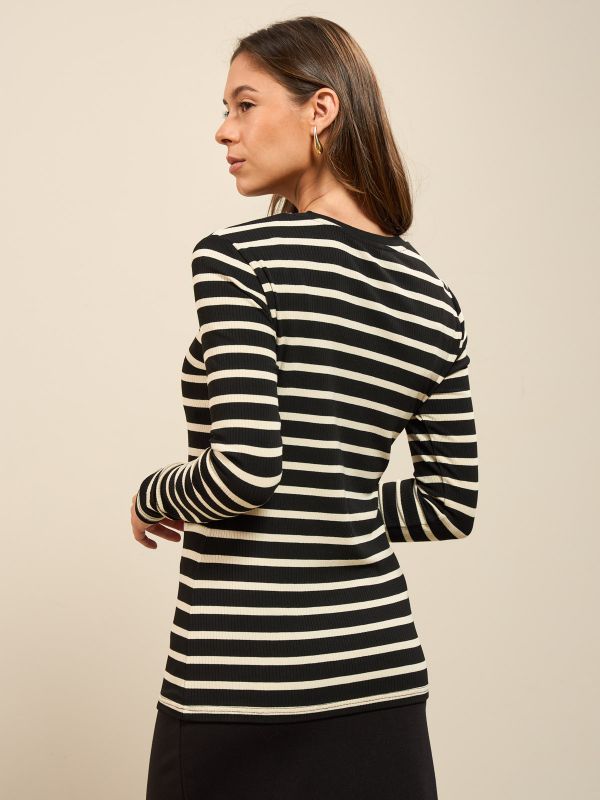 חולצת טי פסים