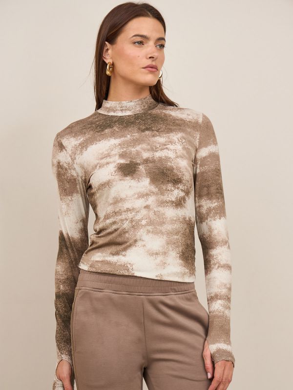 חולצת טי מודפסת