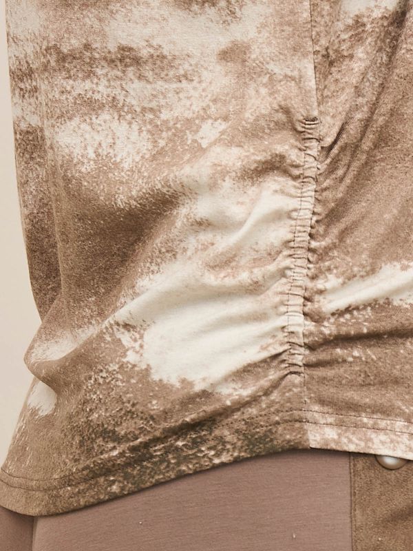 חולצת טי מודפסת