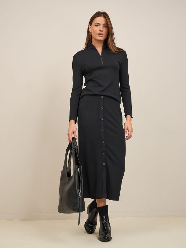 חצאית סריג כפתורים