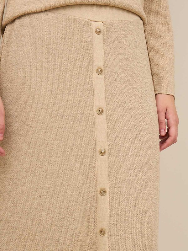 חצאית סריג כפתורים