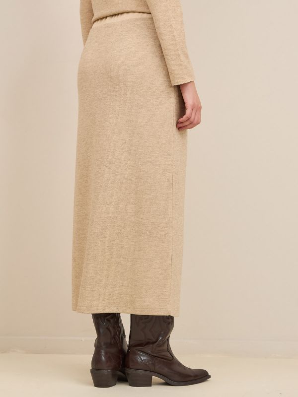 חצאית סריג כפתורים